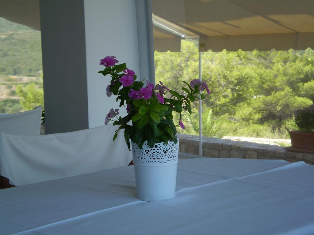 Athena Hotel Milopotamos  Exterior photo